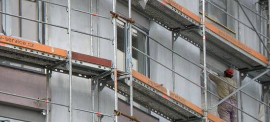 Fassade mit Gerüst